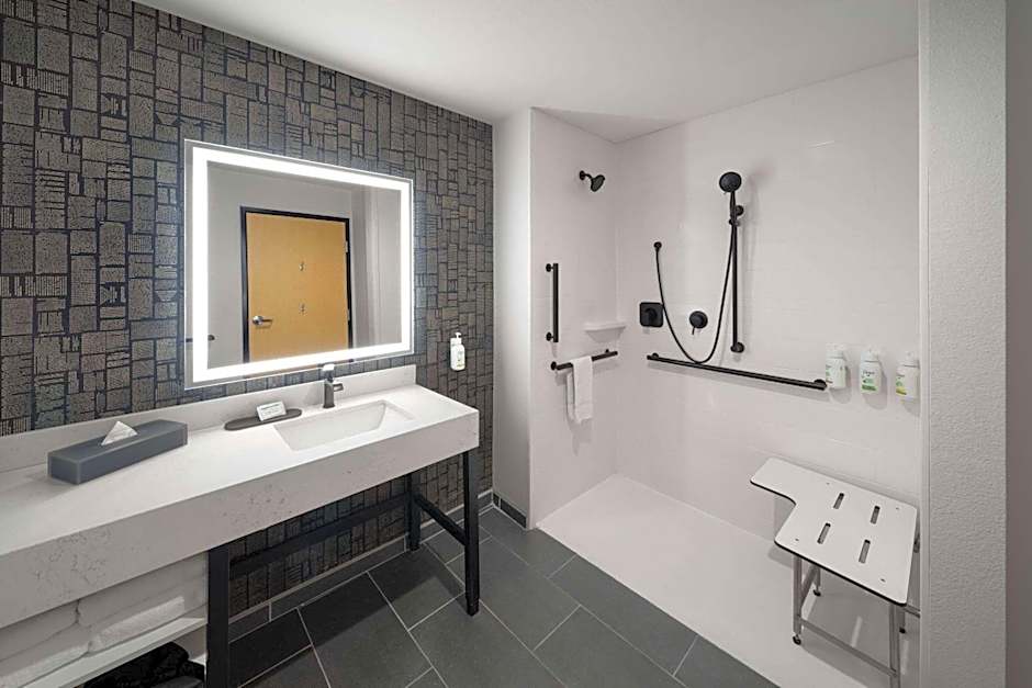 La Quinta Inn & Suites by Wyndham Austin Parmer/Tech Ridge