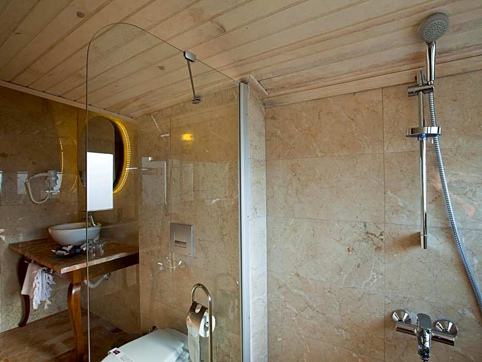 Montana Hotel