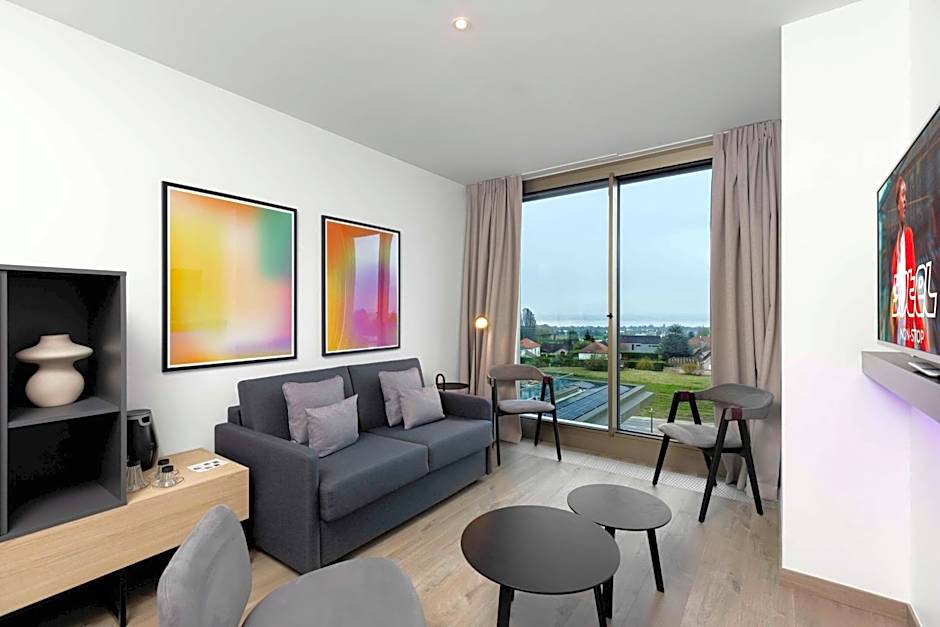YOTEL Geneva Lake