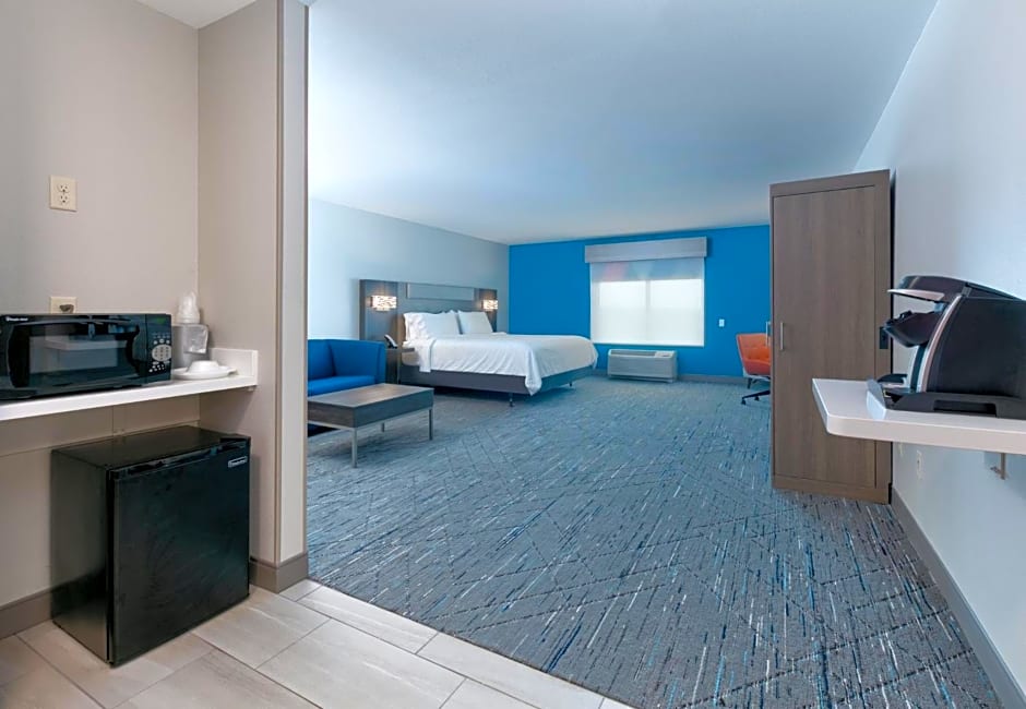 Holiday Inn Express Hotel & Suites Shakopee