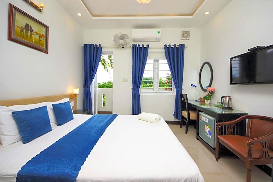 Flame Flowers Homestay