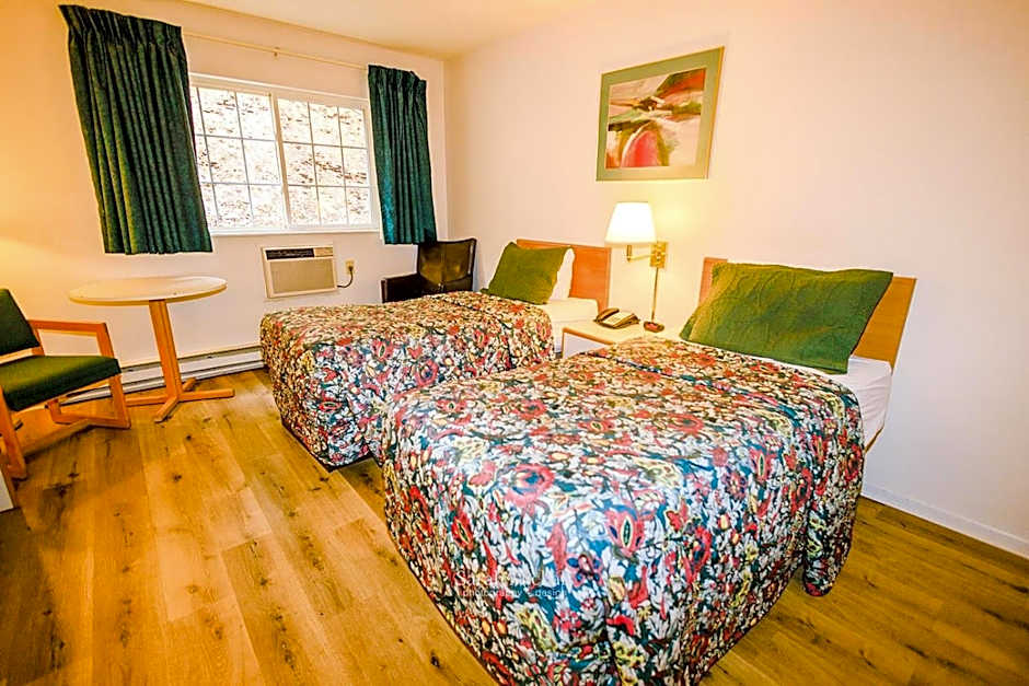 Mountain Host Motor Inn