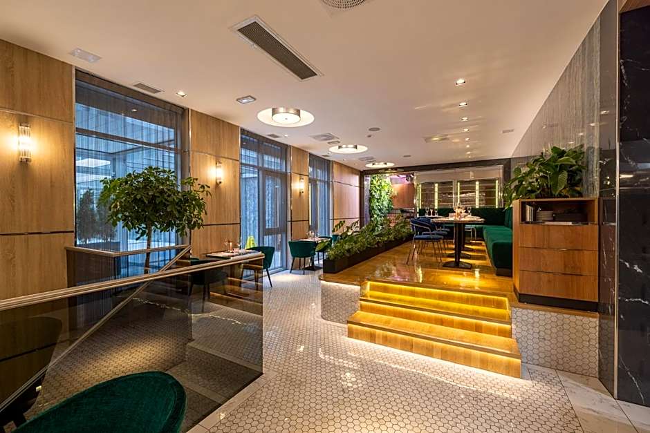 Silver Crown Hotel & Residence, Palace Quarter