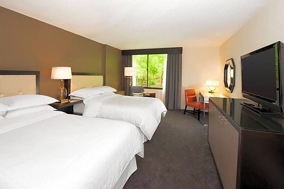 Sheraton Minneapolis West Hotel