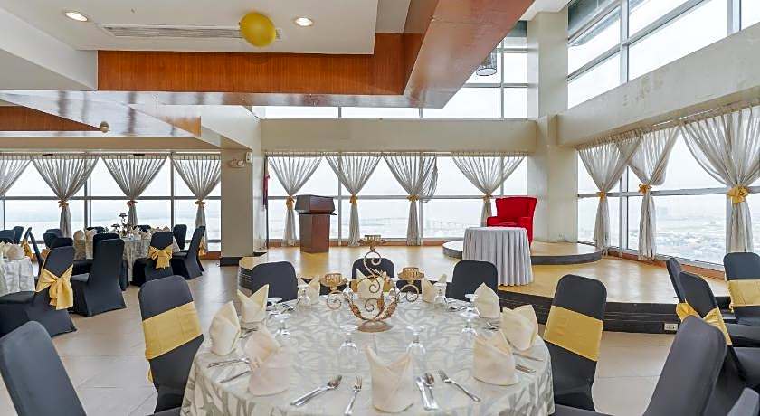 Crown Regency Hotel & Towers