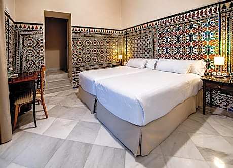 Double Room with Traditional Seville Tiles
