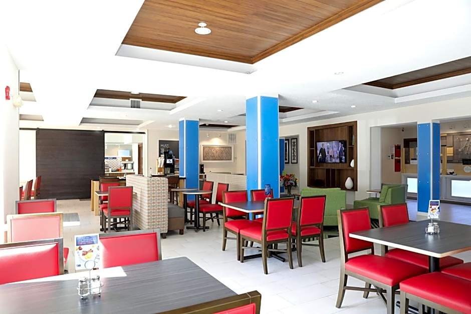 Holiday Inn Express Hotel & Suites Albuquerque Airport By IHG