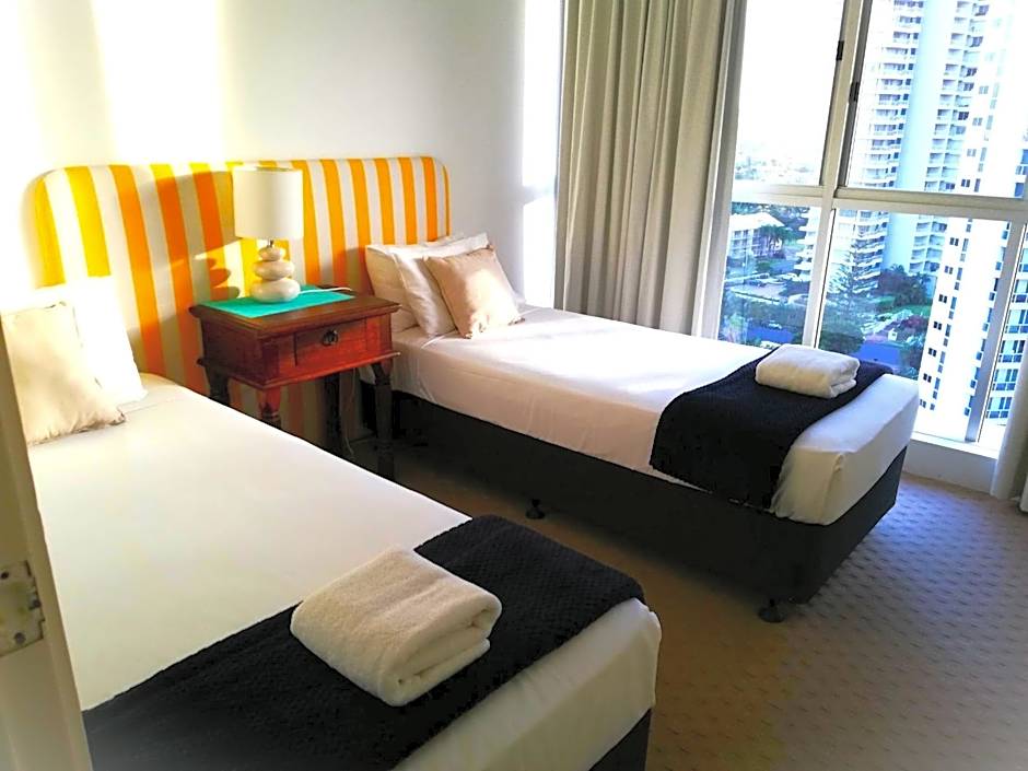 Golden Sands on the Beach - Absolute Beachfront Apartments