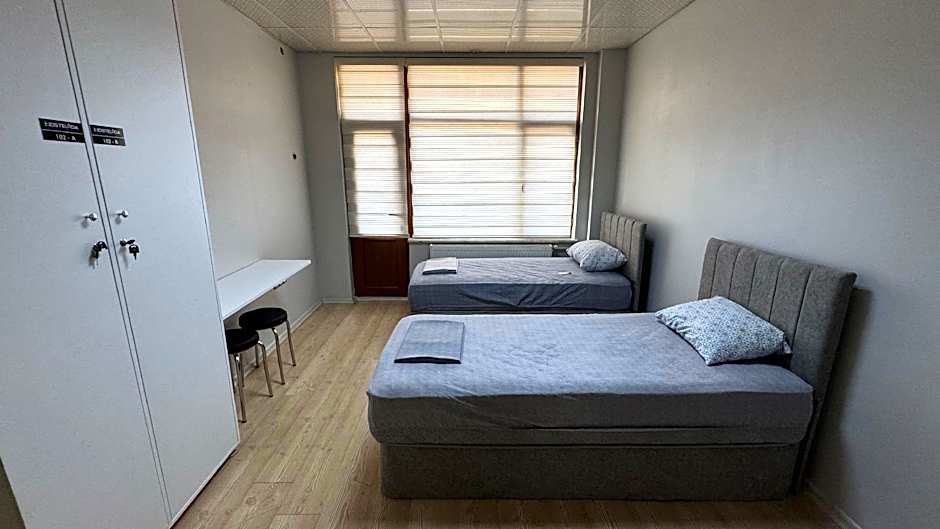 Hostelida