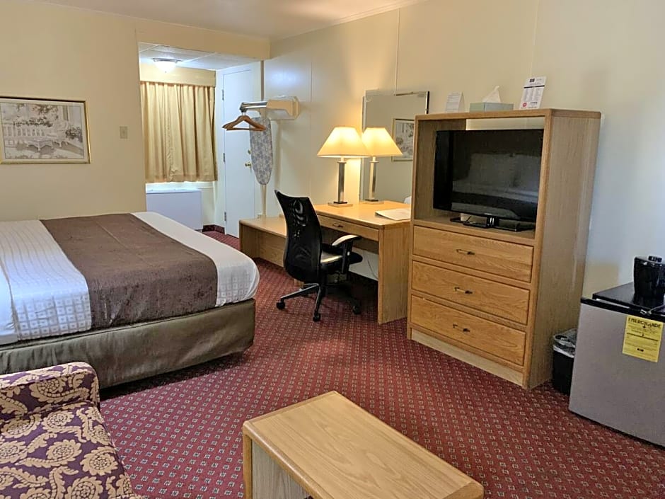 Red Carpet Inn & Suites Ebensburg