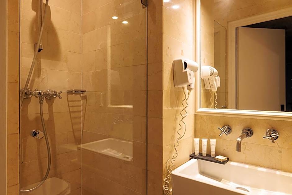 Hôtel Saint Martin Bastille