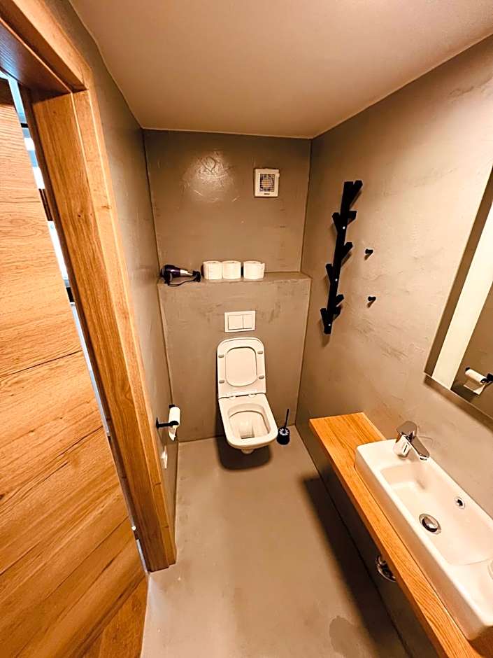 PJagodic Hotel Cerklje - 5min to Airport