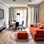 Escala Hotel & Suites