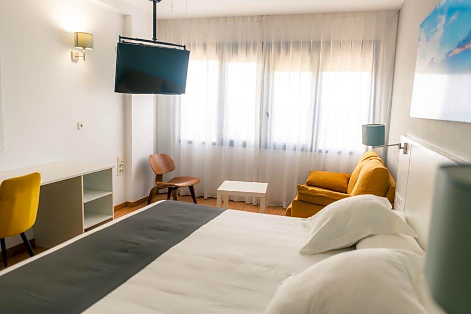 Photo 1 of 6 of Standard 1 Double Bed or 2 Beds