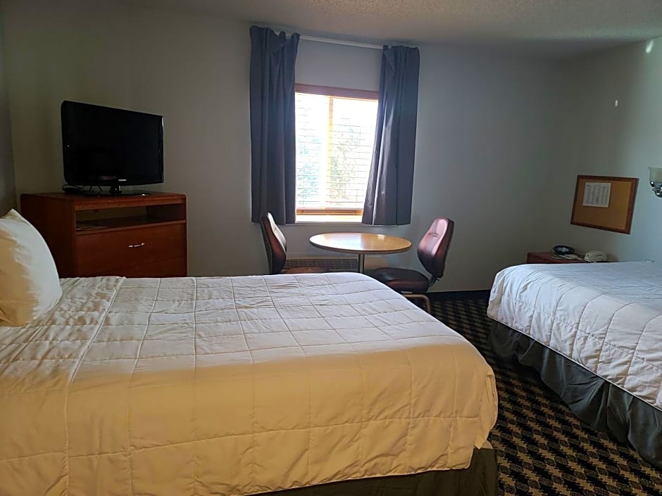 MCM Elegante Suites