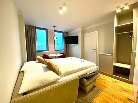 Large Deluxe Apartment