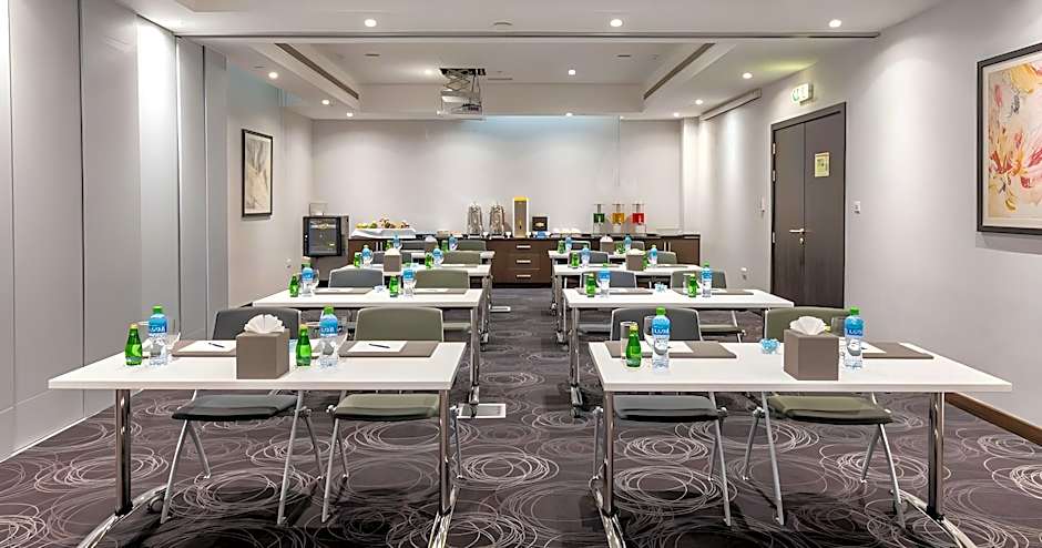 Gravity Hotel Abu Dhabi