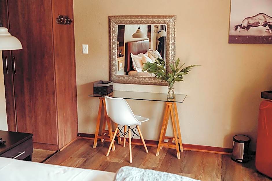 Bambuu Lakeside Lodge