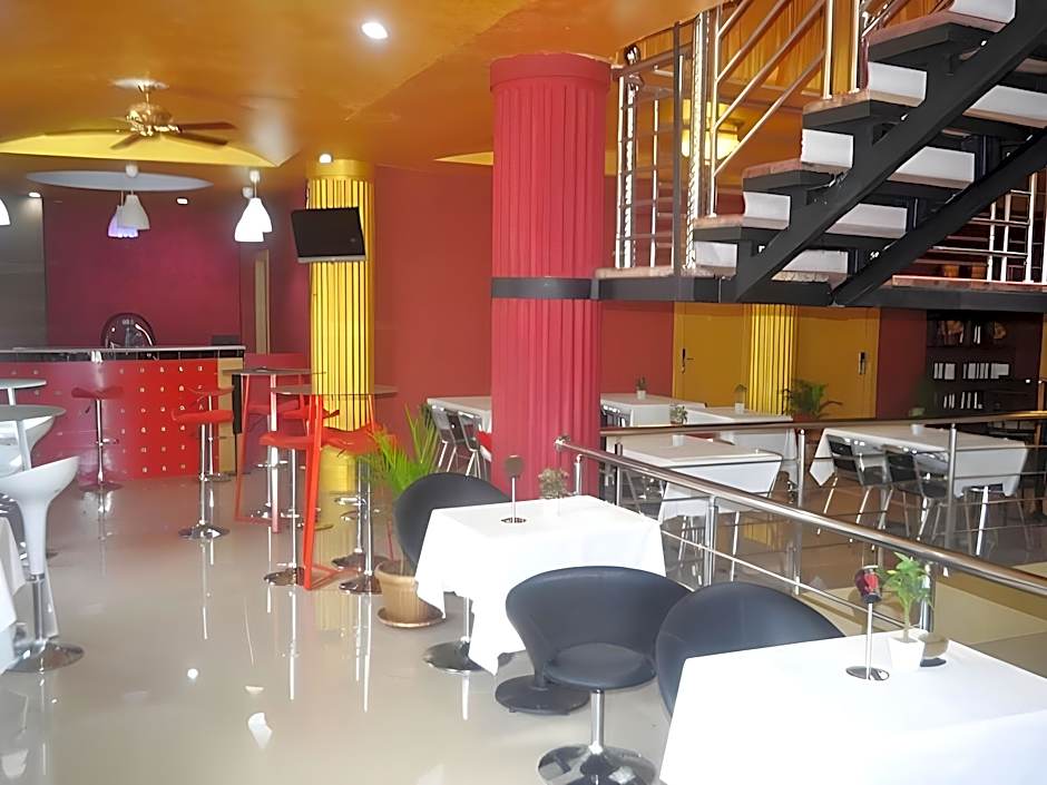 OYO 2574 Z Suites Hotel                                                                     
