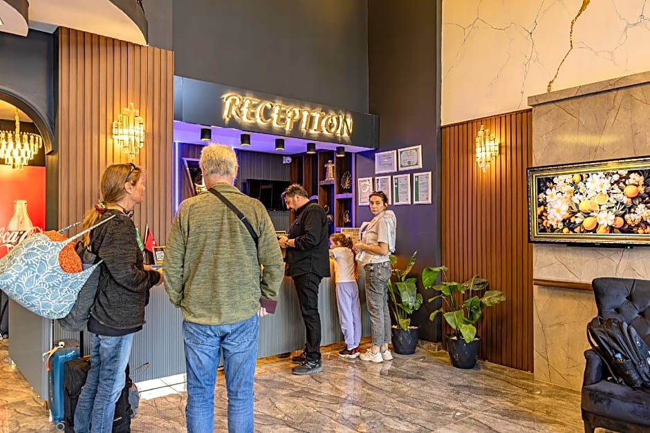 LoyalCity Hotel