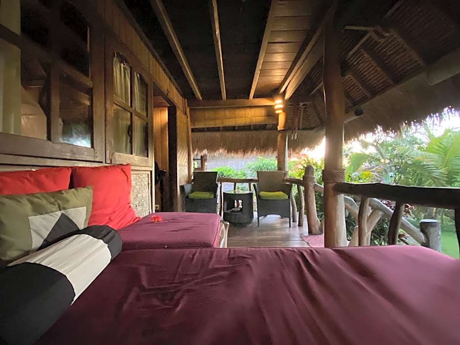 Flower Bud Bungalow Balangan