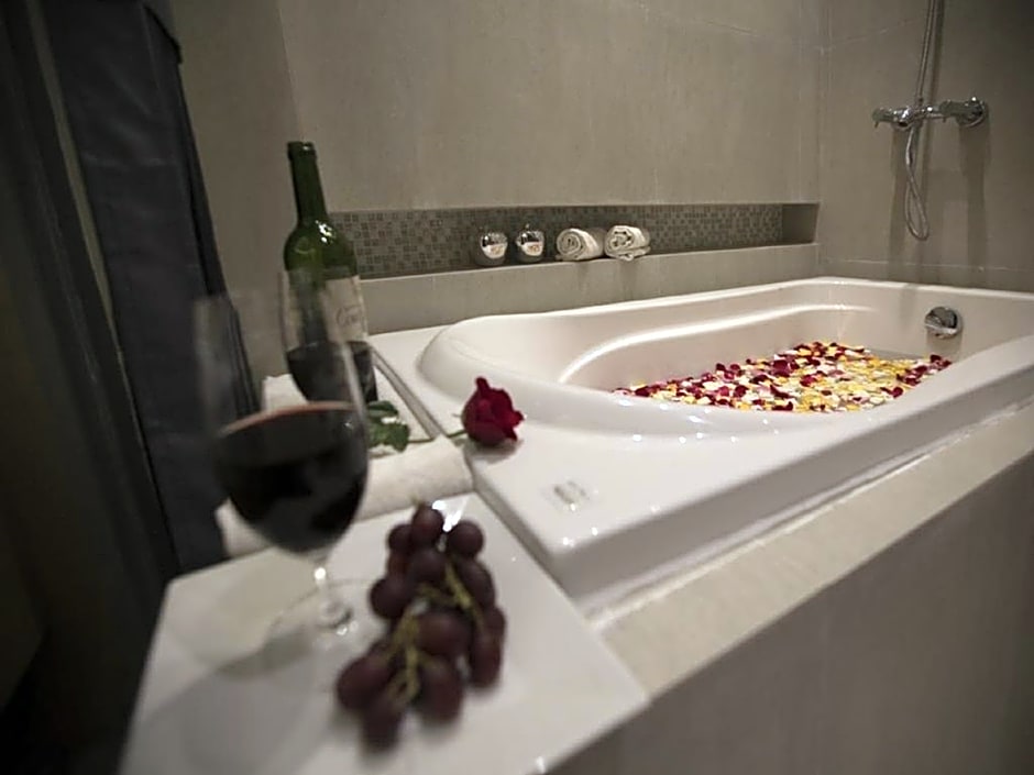 Shwe Pyi San Yar Hotel