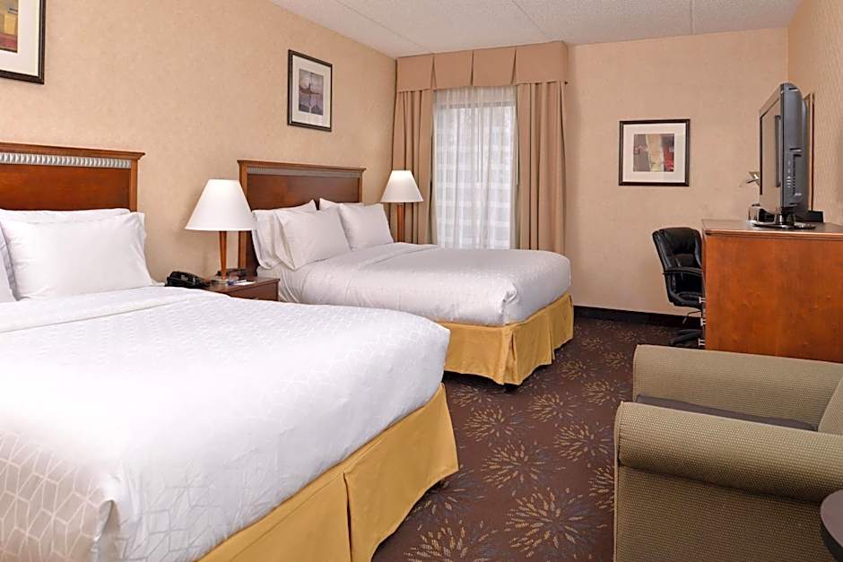 Holiday Inn Express Hotel & Suites West Chester By IHG