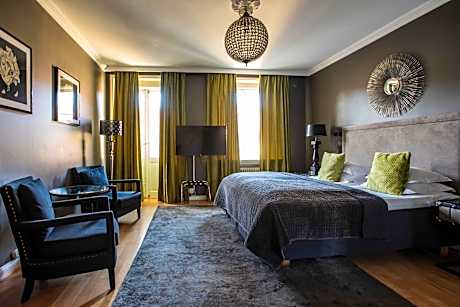 Premium Room with Balcony