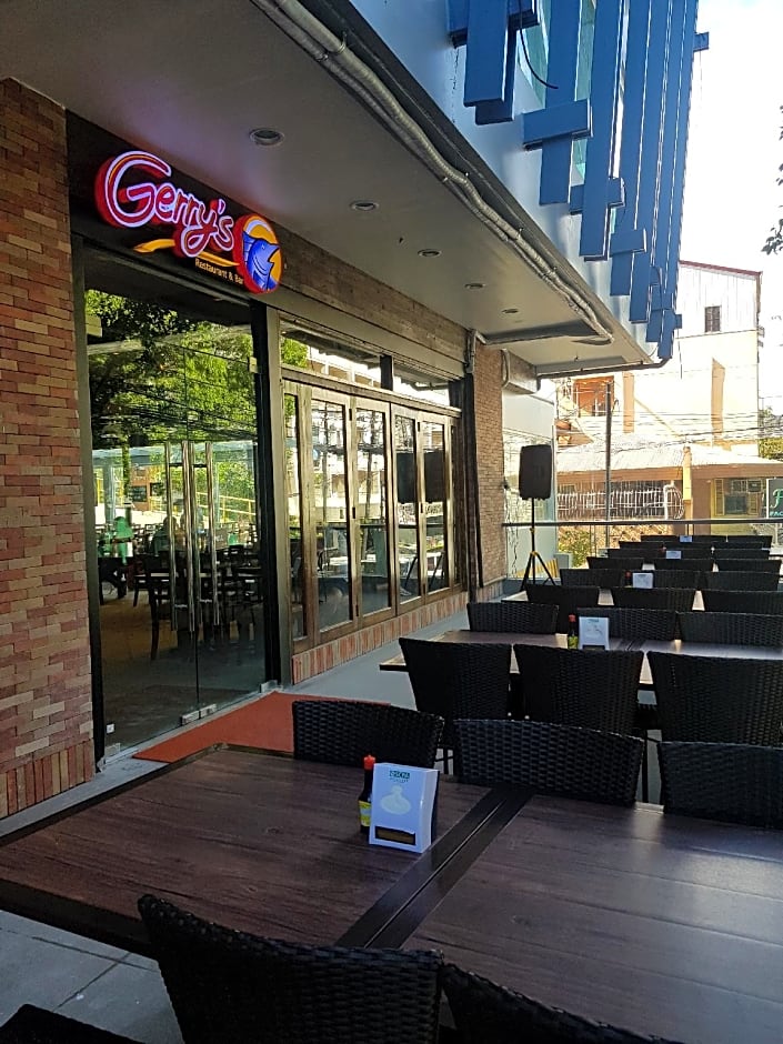 Travelite Hotel Legarda