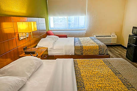2 Queen Beds Non-Smoking