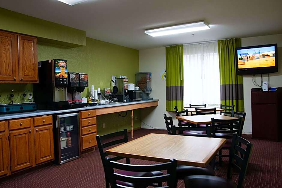 Super 8 by Wyndham Arkansas City KS