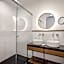 Budapest Eye- Boutique Suites, by BQA