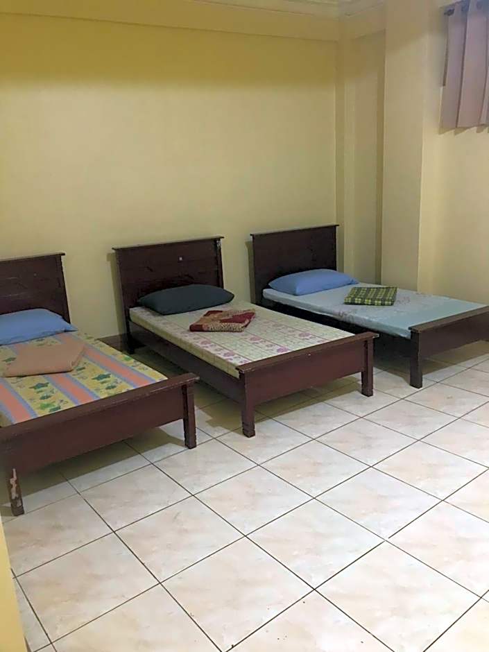 ASHBURN'S TRANSIENT BAGUIO - 3rd to 5th floor BASIC SLEEP and GO Accommodation, WITH PARKING, NO ELEVATOR