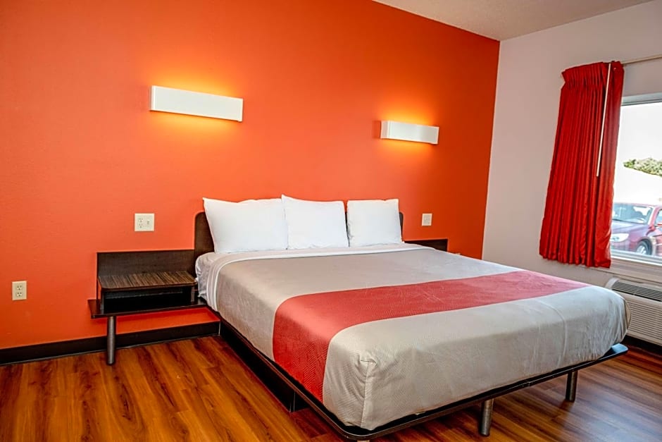 Motel 6 Lincoln, NE
