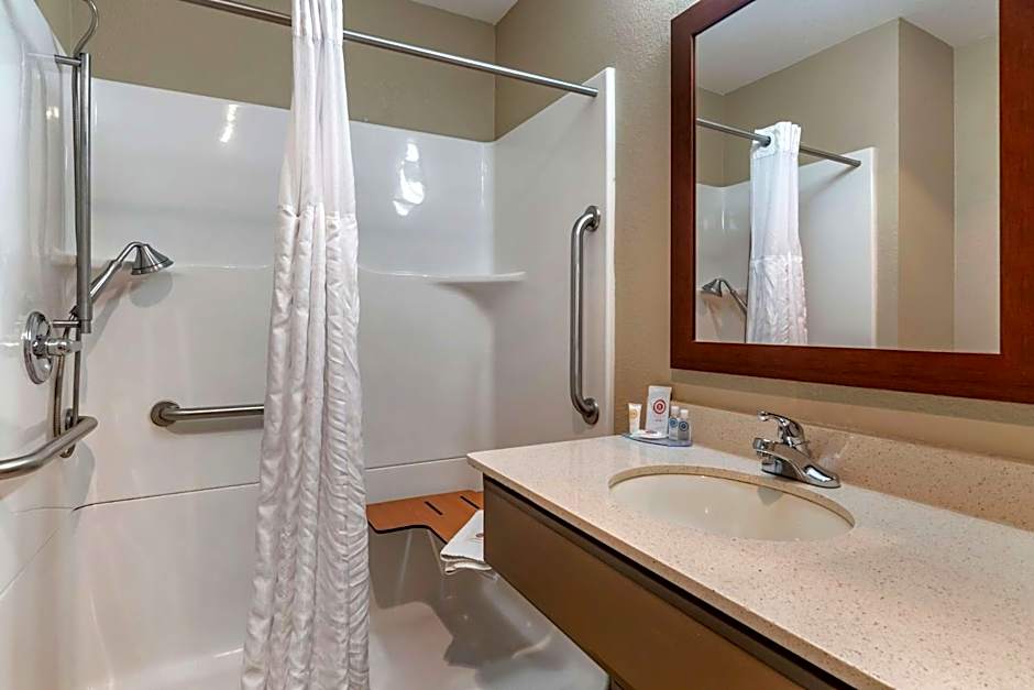 Comfort Inn & Suites Junction City - near Fort Riley