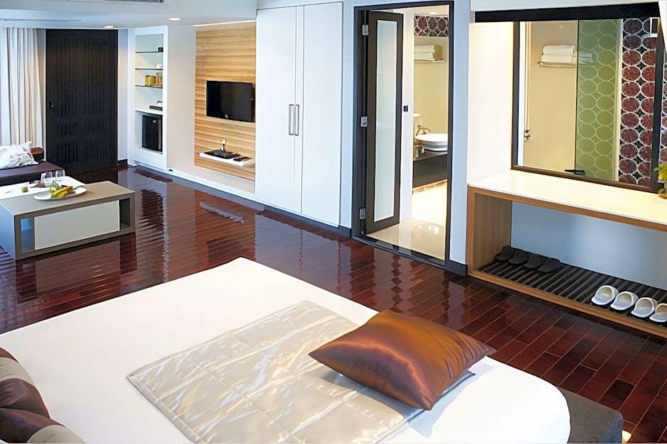 Z Through By The Zign Hotel