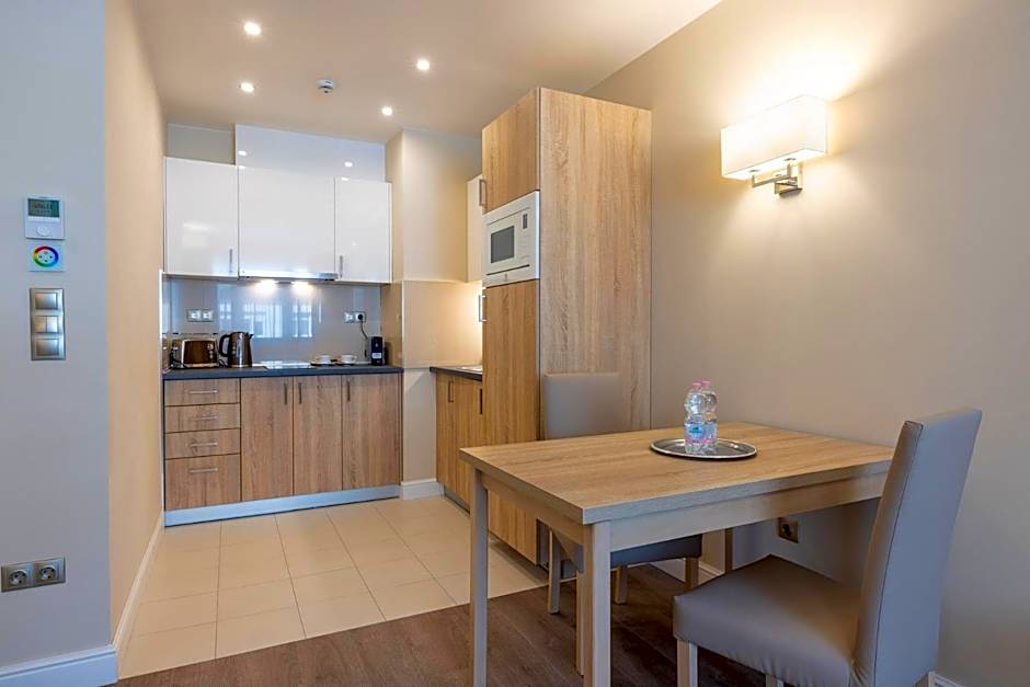 Silver Crown Hotel & Residence, Palace Quarter