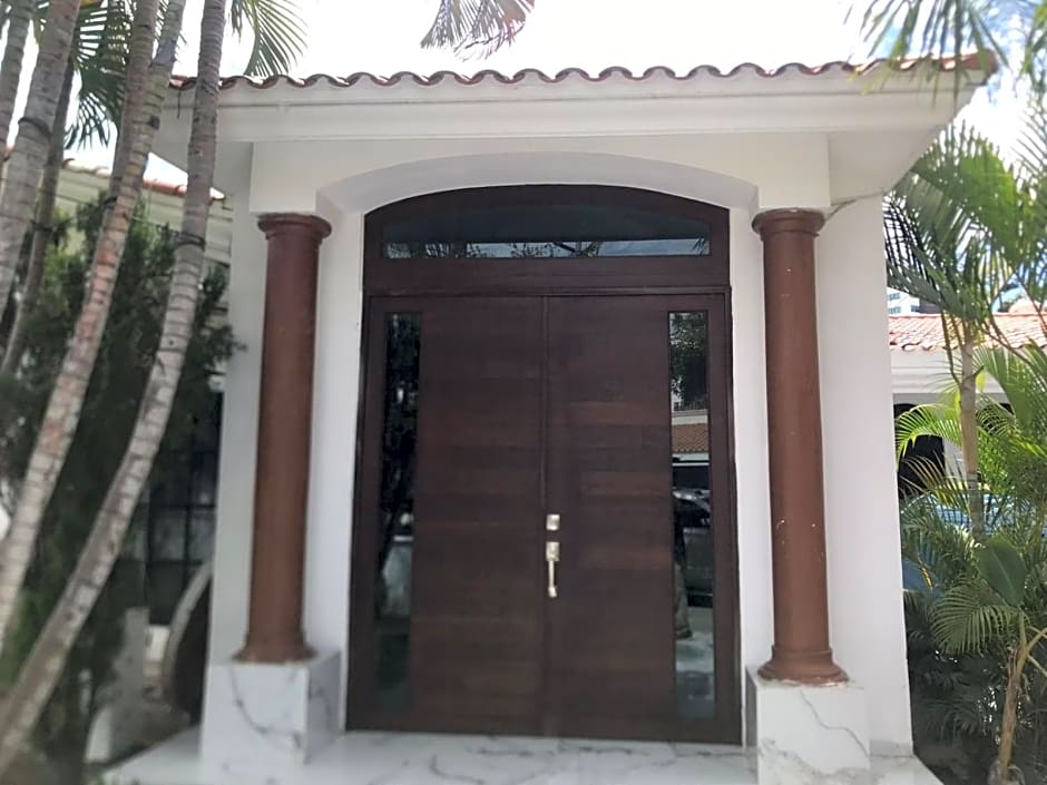 La Casona Boutique Lomas