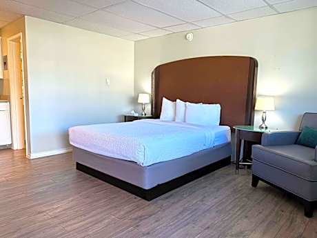 Queen Room with Kitchenette