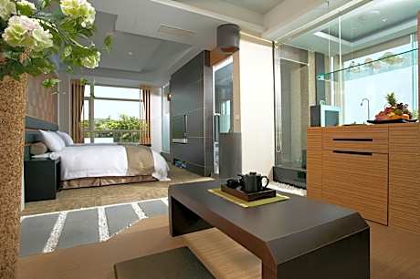 Superior Family Room