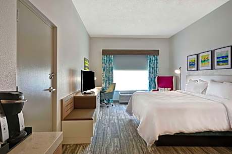 1 King Premium W/In-Room Drinks-Snacks