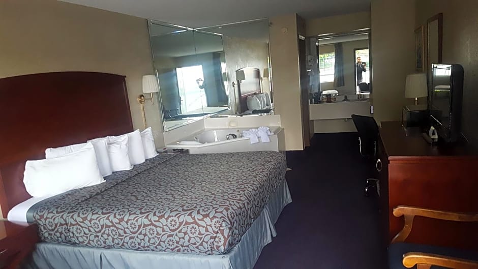 Days Inn by Wyndham Branson/Near the Strip
