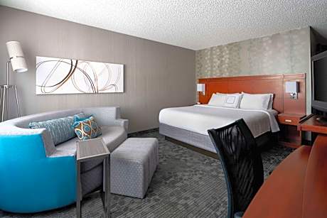 Mobility Accessible - King Room with Roll-In Shower