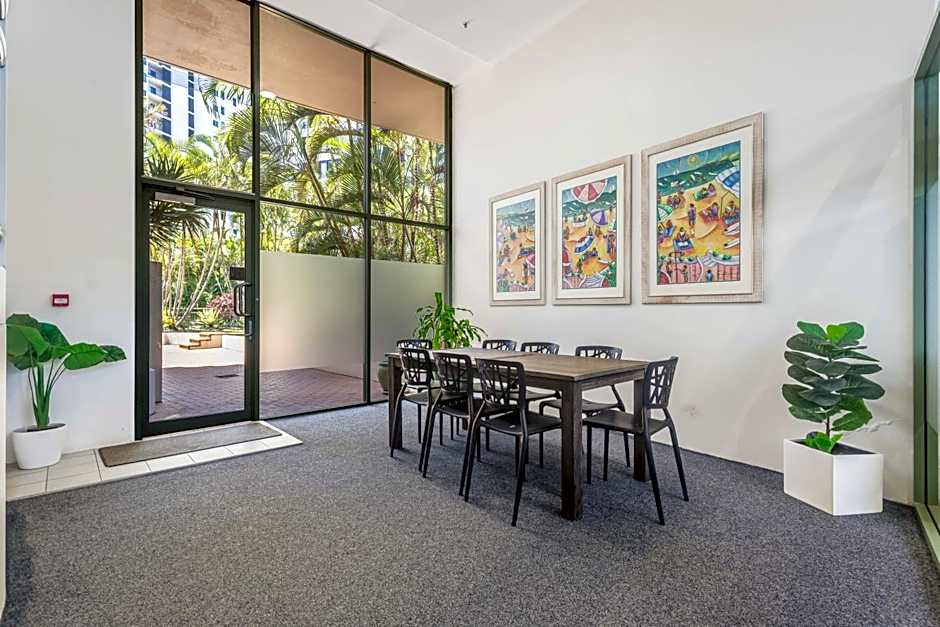 The Meriton Apartments on Main Beach