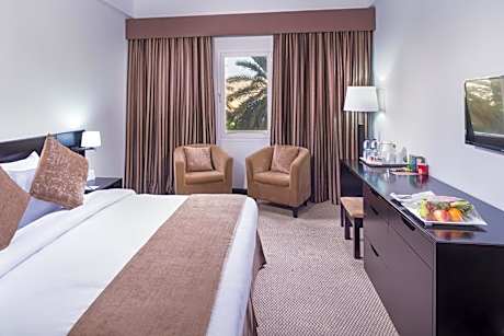 Executive King Suite with One King Bed and Walk-In Shower - Non-Smoking