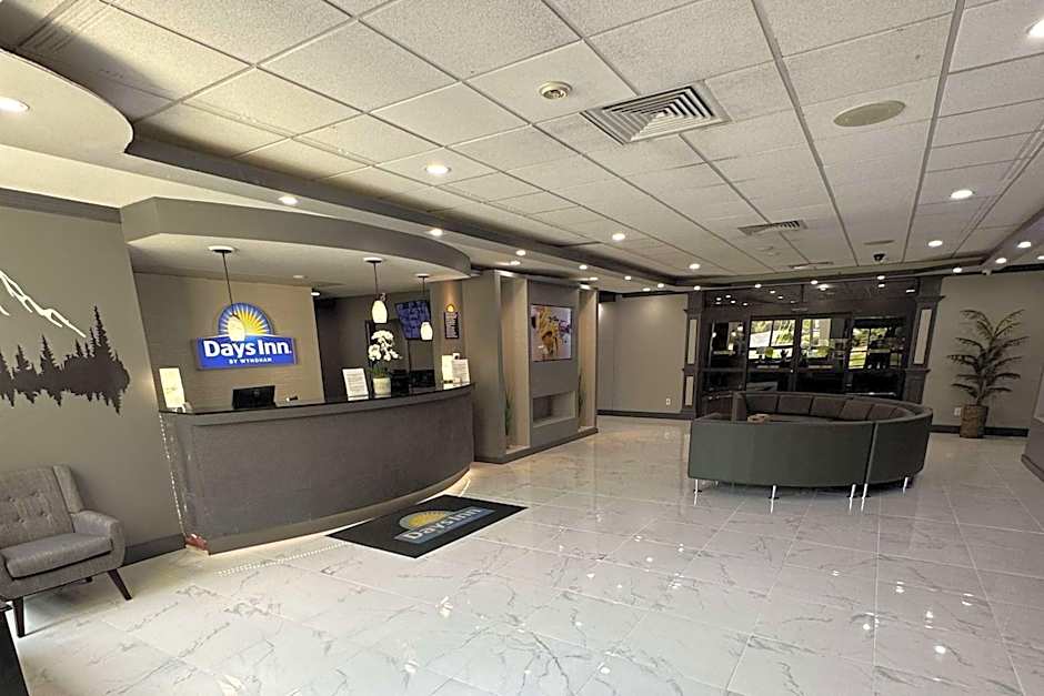 Days Inn by Wyndham Liberty