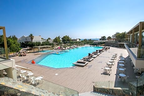 Almyra Resort 