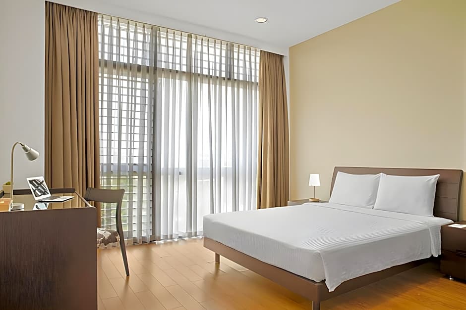 Crescent Residence 1