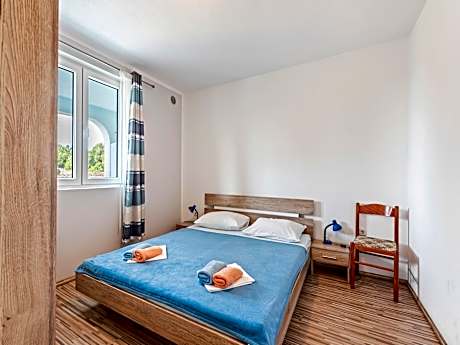 Homely Apartment in Vir with Balcony