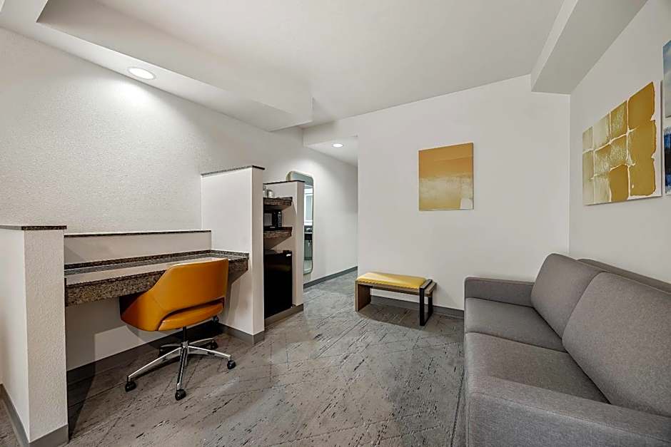 Comfort Suites Perrysburg - Toledo South